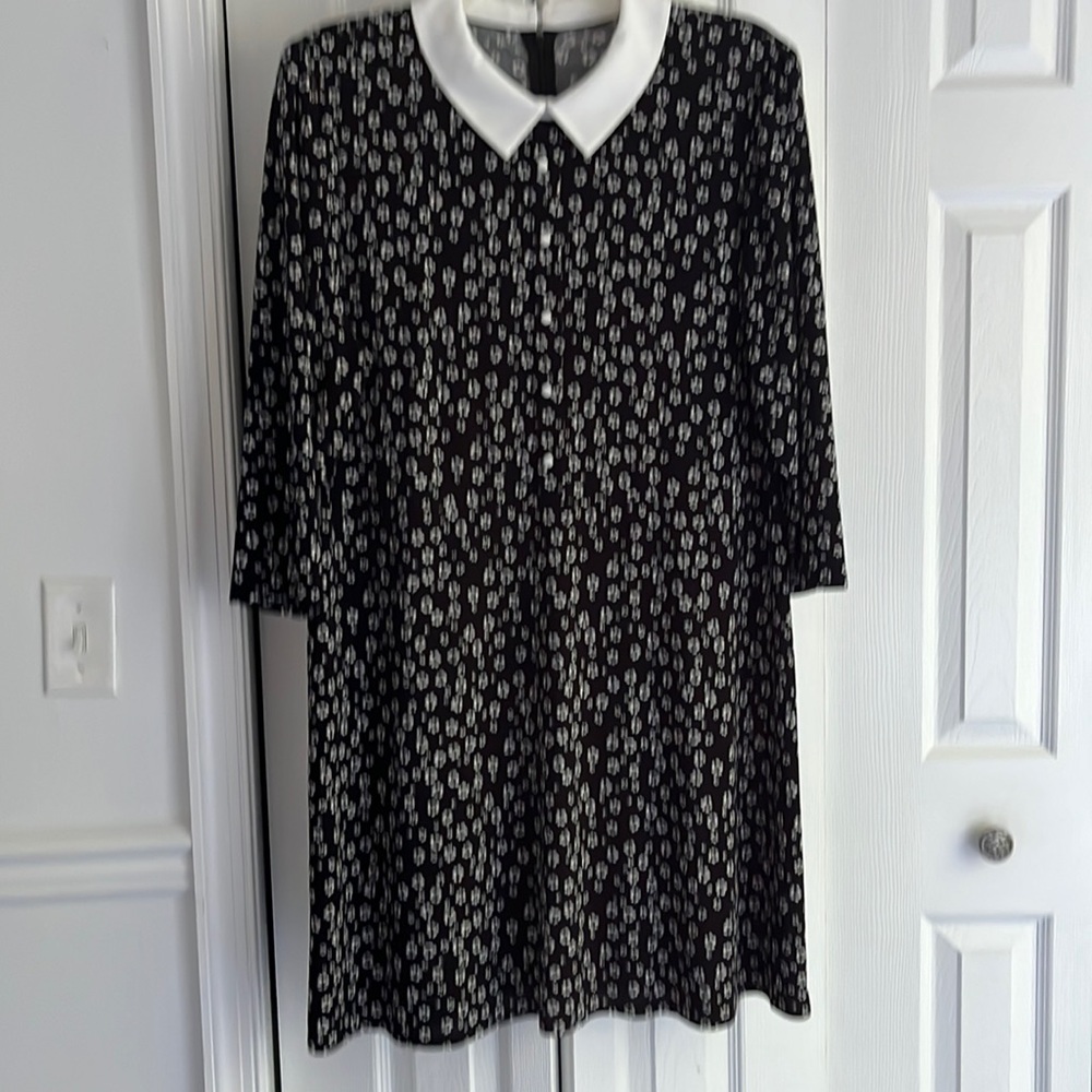 Woman’s dress size XXL,